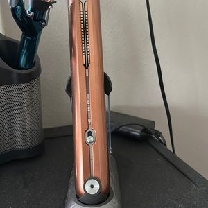 Dyson corale straightener copper color